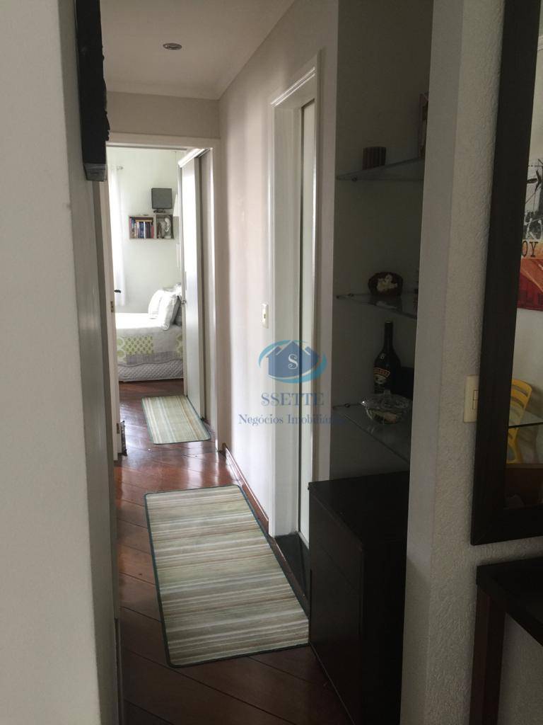 Apartamento à venda com 3 quartos, 70m² - Foto 4