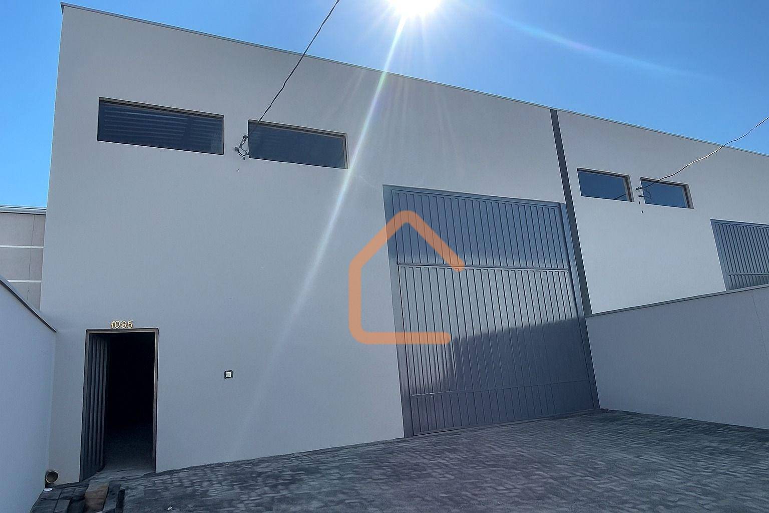 Depósito-Galpão, 210 m² - Foto 1