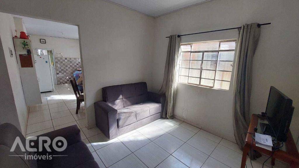 Casa à venda com 3 quartos, 120m² - Foto 4