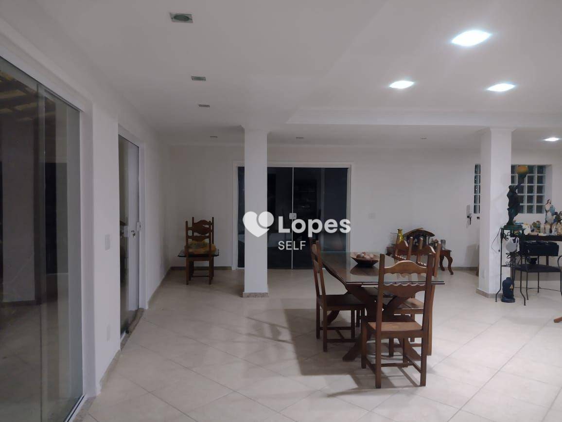 Casa à venda com 4 quartos, 374m² - Foto 11