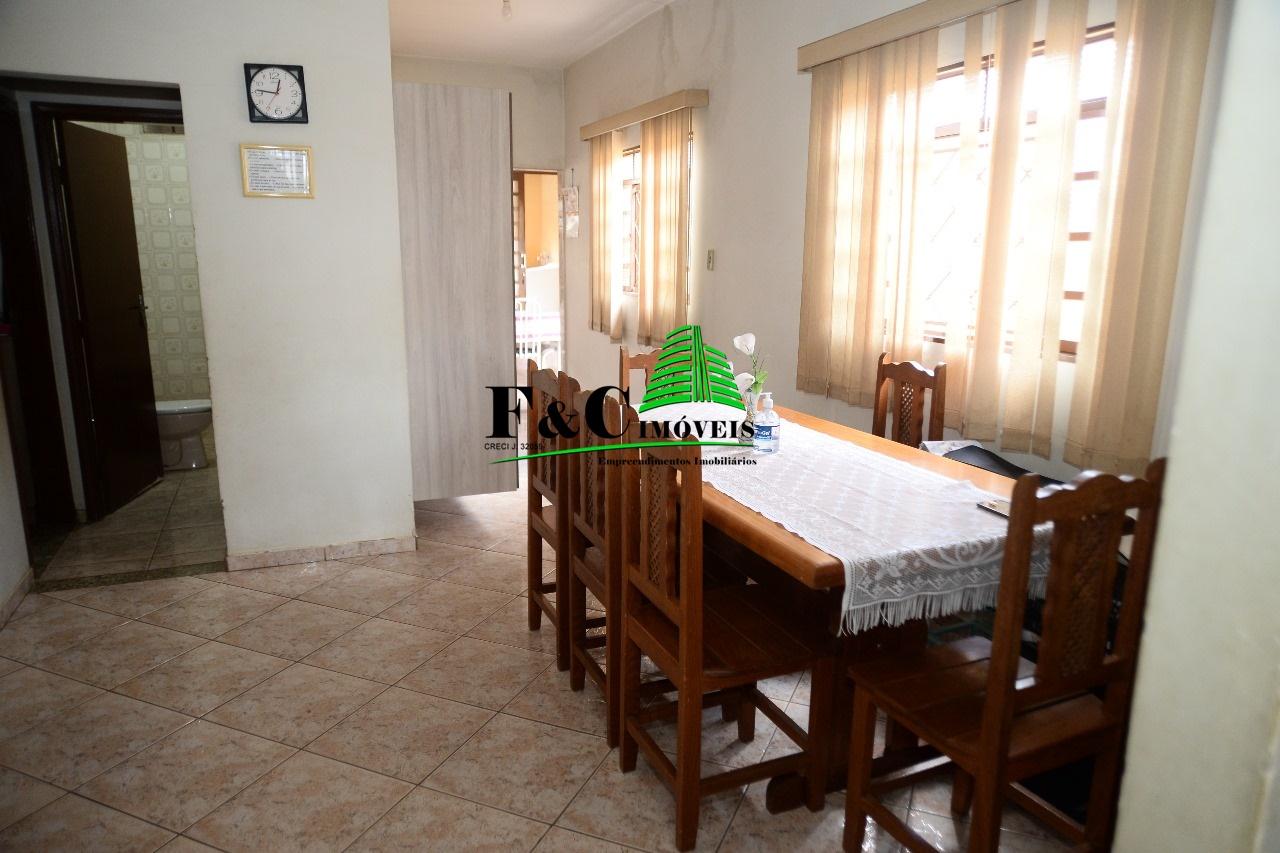 Casa à venda com 4 quartos, 250m² - Foto 13