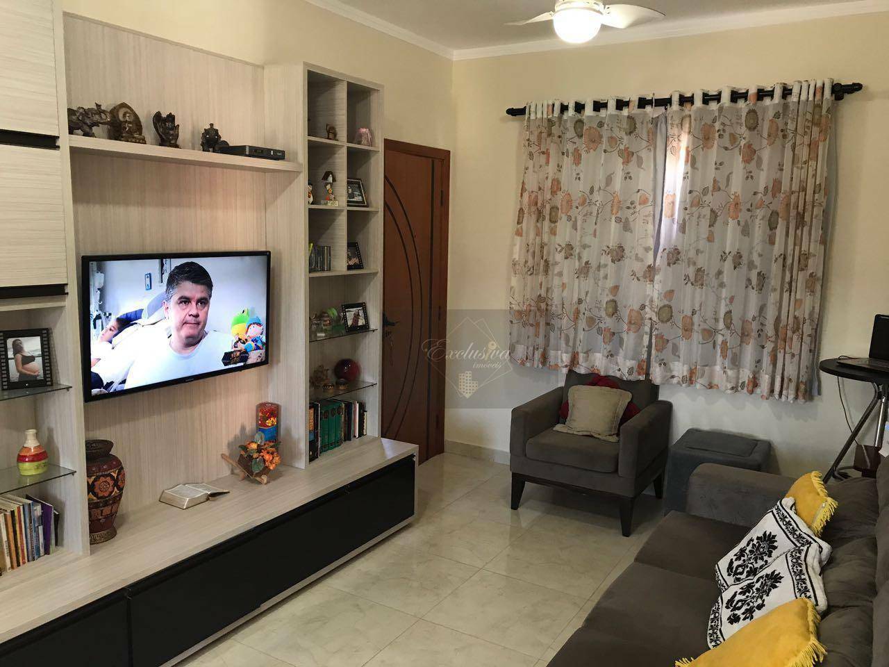 Apartamento à venda com 2 quartos, 68m² - Foto 2