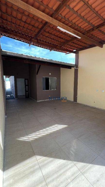 Casa à venda com 2 quartos, 80m² - Foto 1