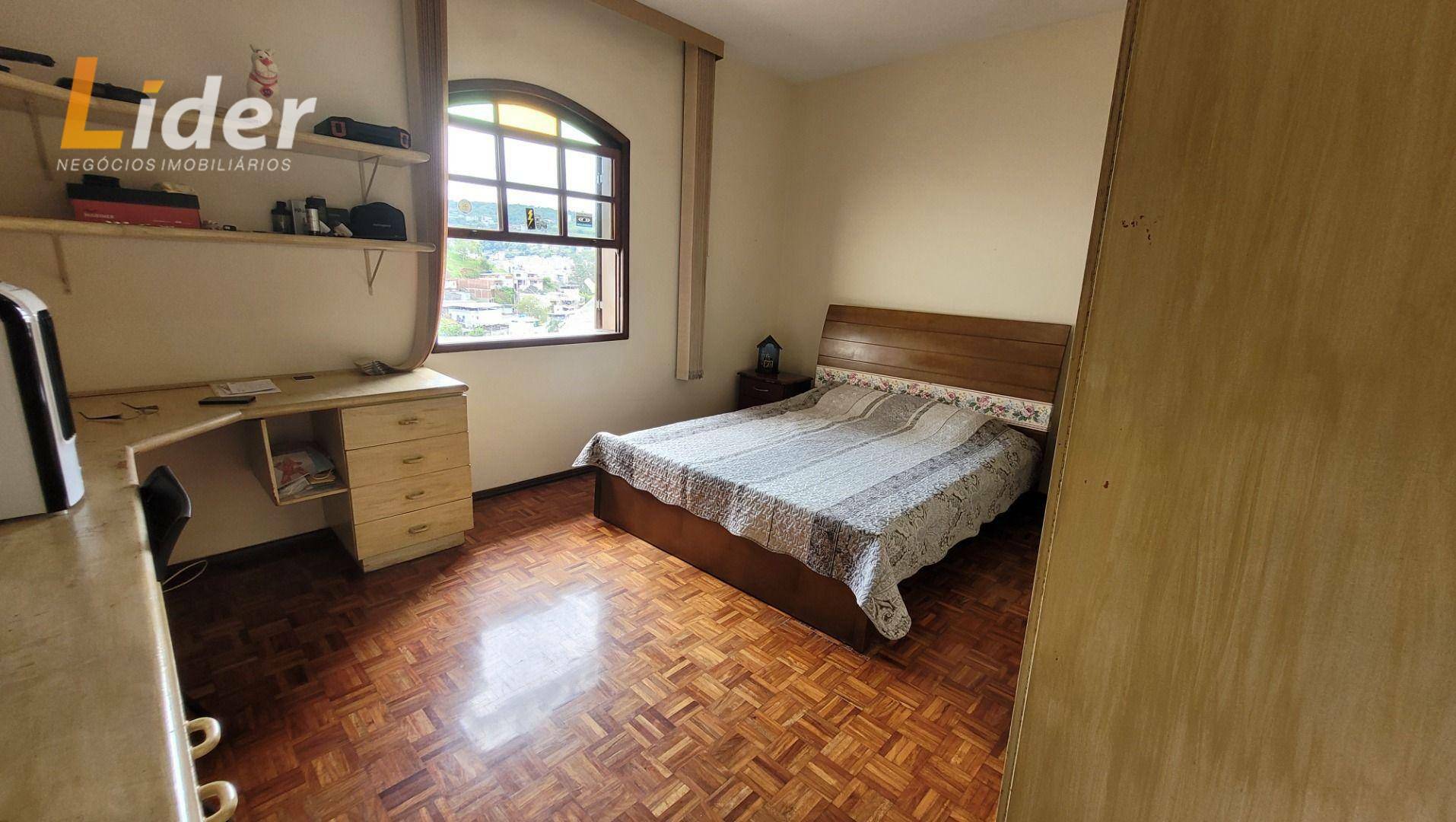 Casa à venda com 3 quartos, 281m² - Foto 8