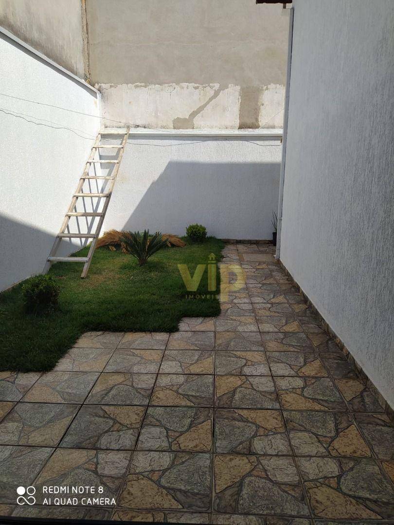 Casa à venda com 3 quartos, 111m² - Foto 3