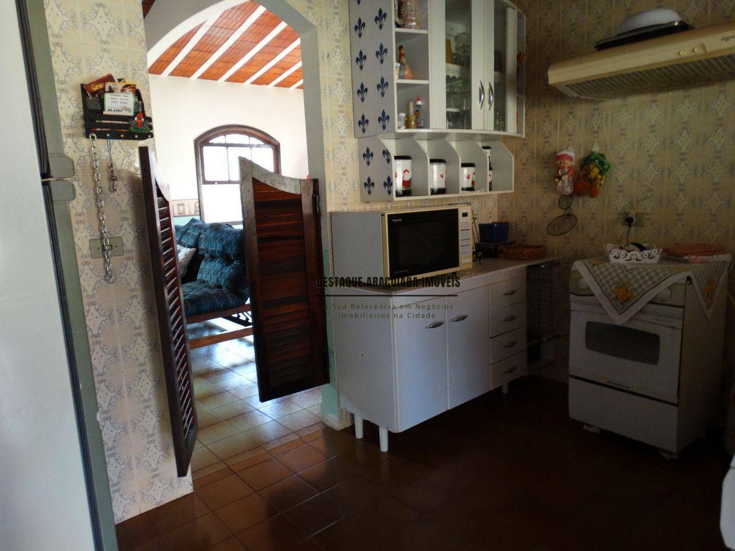 Chácara à venda com 2 quartos, 200m² - Foto 9