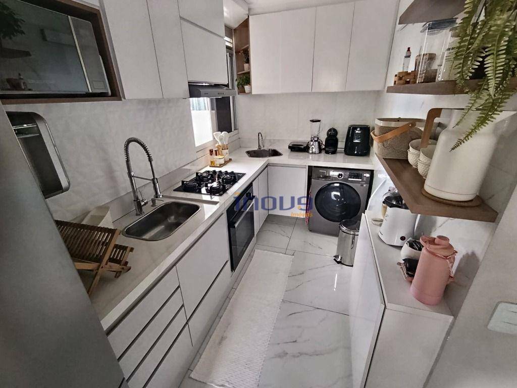 Apartamento à venda com 2 quartos, 44m² - Foto 18