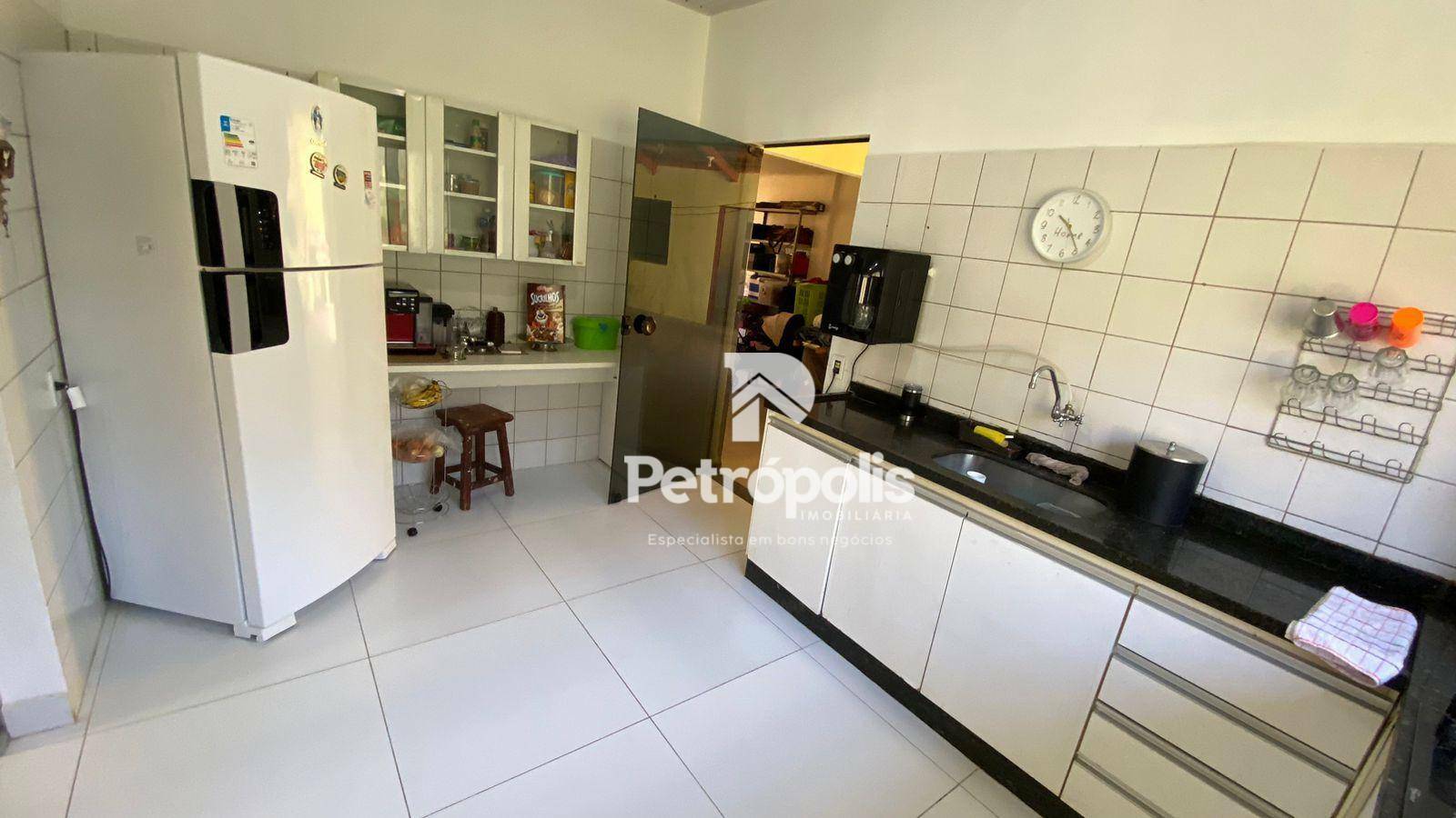 Casa à venda com 3 quartos, 197m² - Foto 16