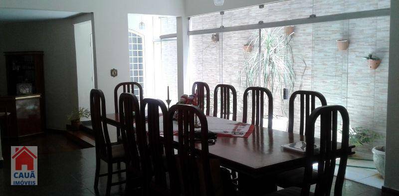 Casa à venda com 4 quartos, 461m² - Foto 2