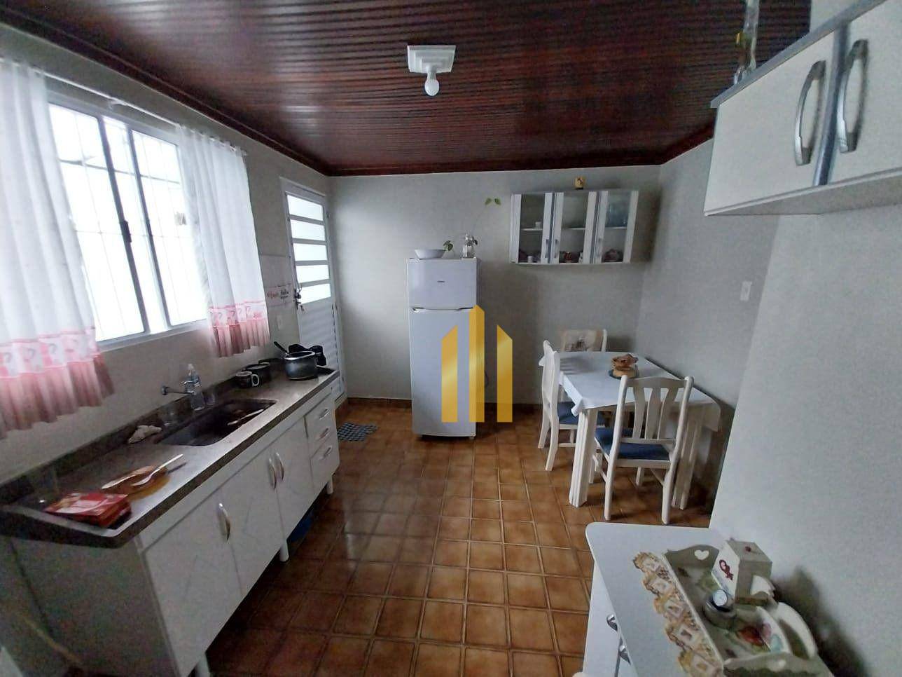 Casa à venda com 3 quartos, 150m² - Foto 2