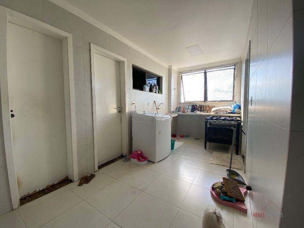 Apartamento à venda com 5 quartos, 396m² - Foto 9