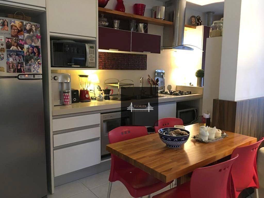 Cobertura à venda com 3 quartos, 226m² - Foto 2