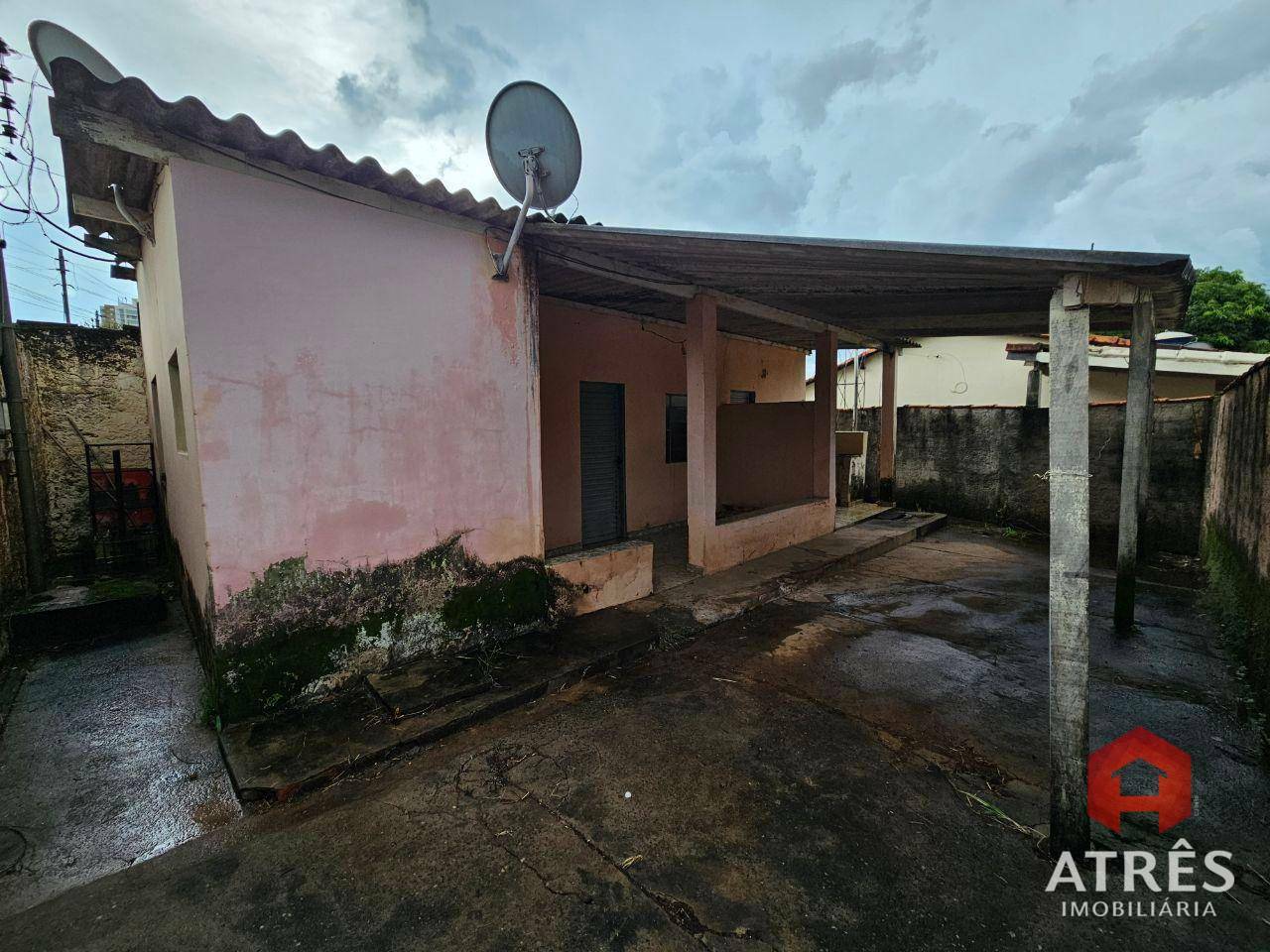 Casa à venda e aluguel com 2 quartos, 50m² - Foto 2