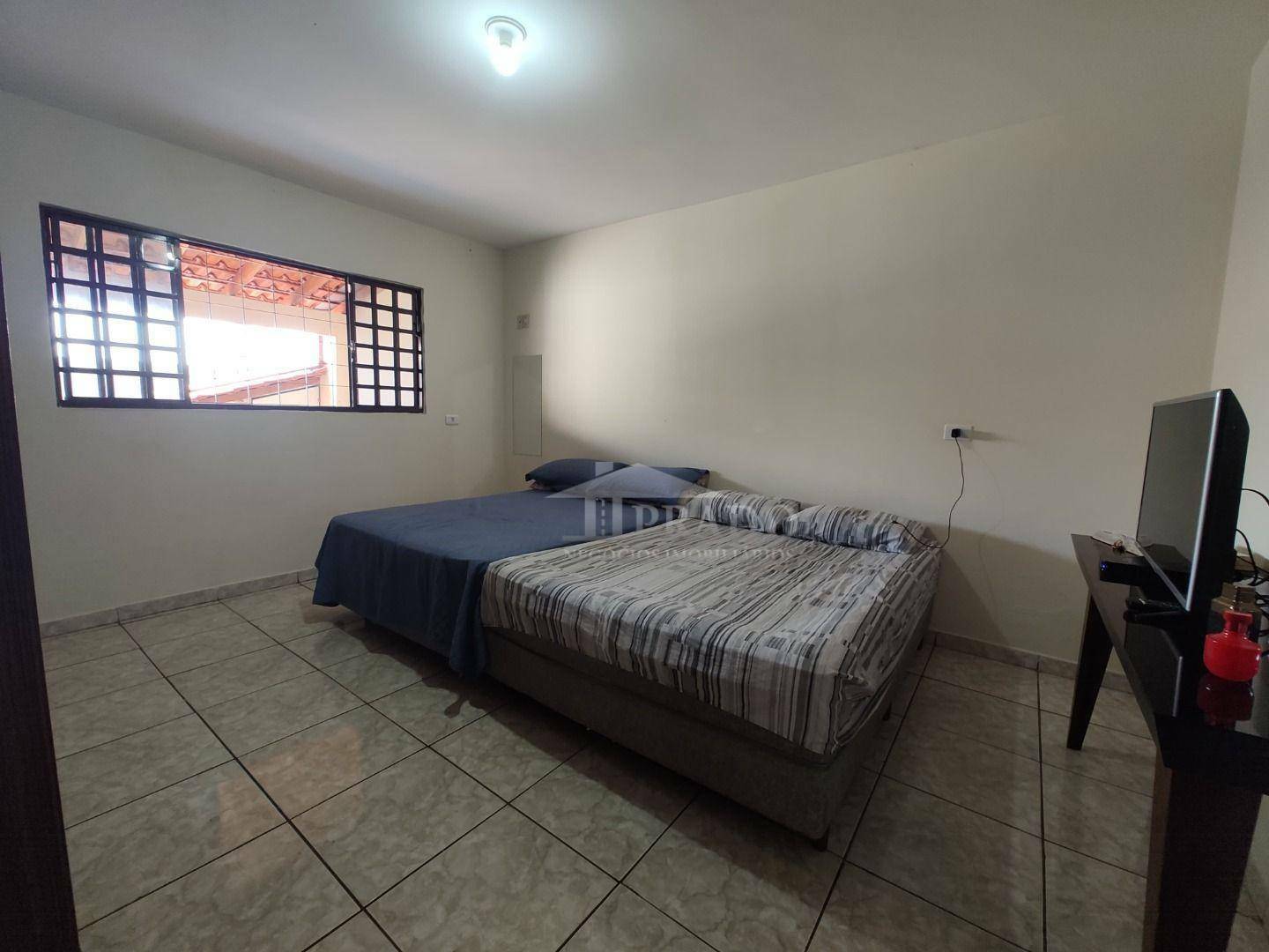 Casa à venda com 3 quartos, 169m² - Foto 4