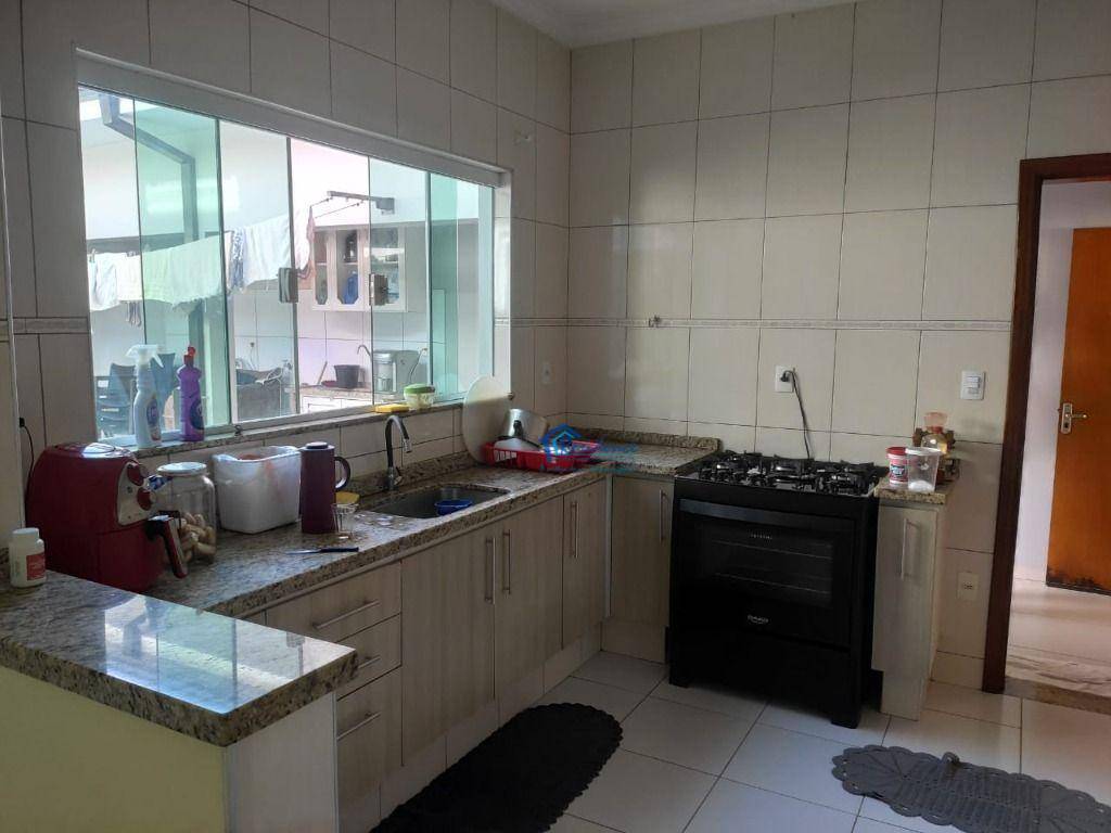 Casa à venda com 3 quartos, 165m² - Foto 18