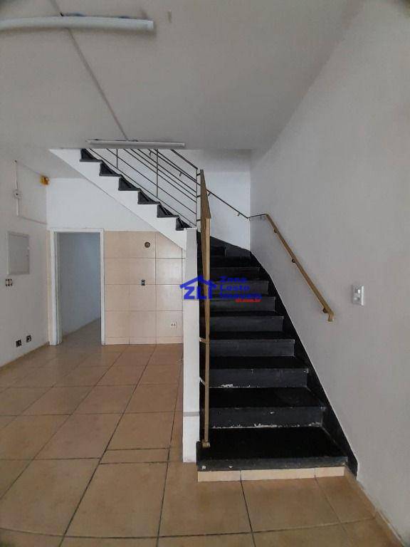 Sobrado para alugar com 3 quartos, 180m² - Foto 6