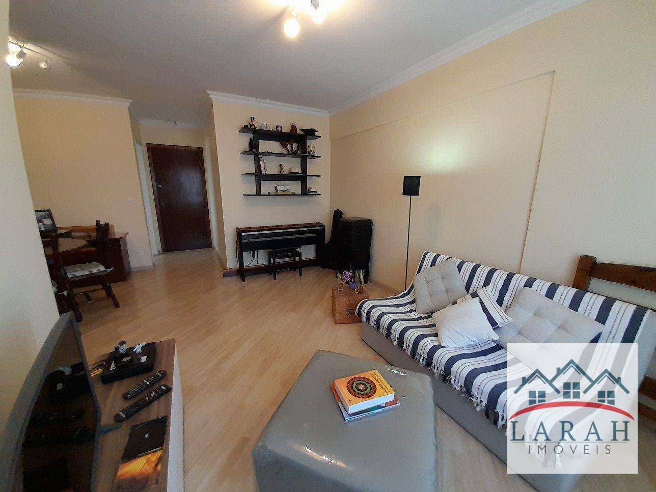 Apartamento à venda com 2 quartos, 72m² - Foto 1