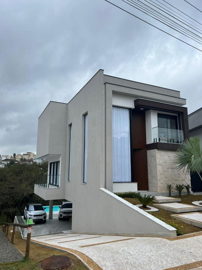 Casa de Condomínio à venda com 4 quartos, 425m² - Foto 2