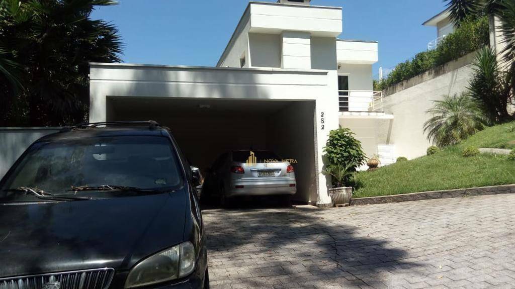 Sobrado à venda com 4 quartos, 386m² - Foto 1