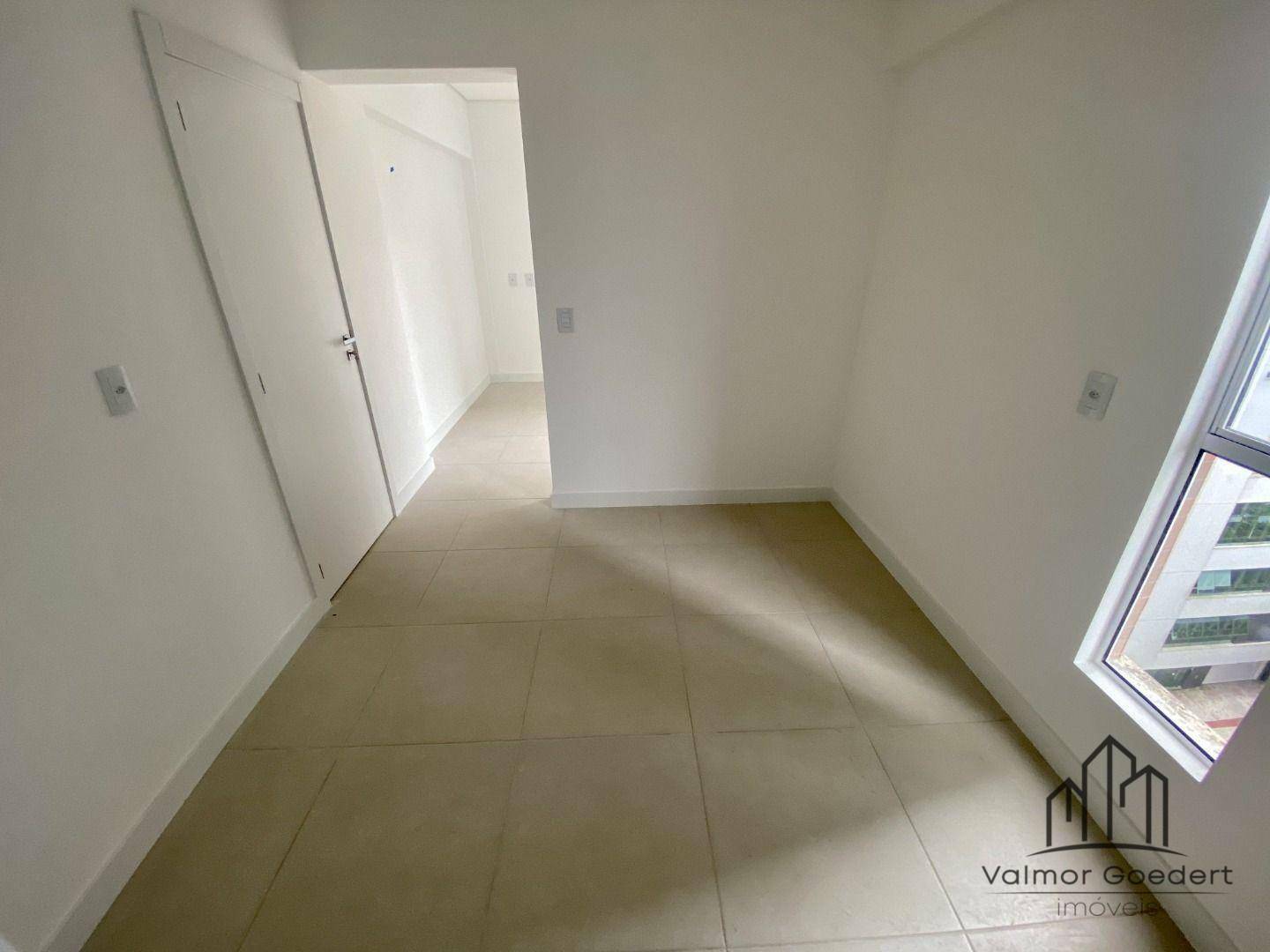 Apartamento para alugar com 3 quartos, 97m² - Foto 14