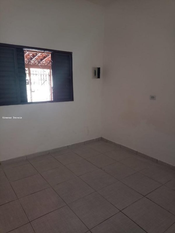 Casa para alugar com 3 quartos, 76m² - Foto 15