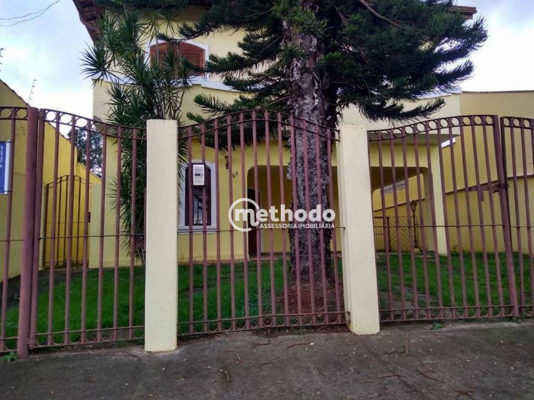 Casa à venda com 5 quartos, 300m² - Foto 1