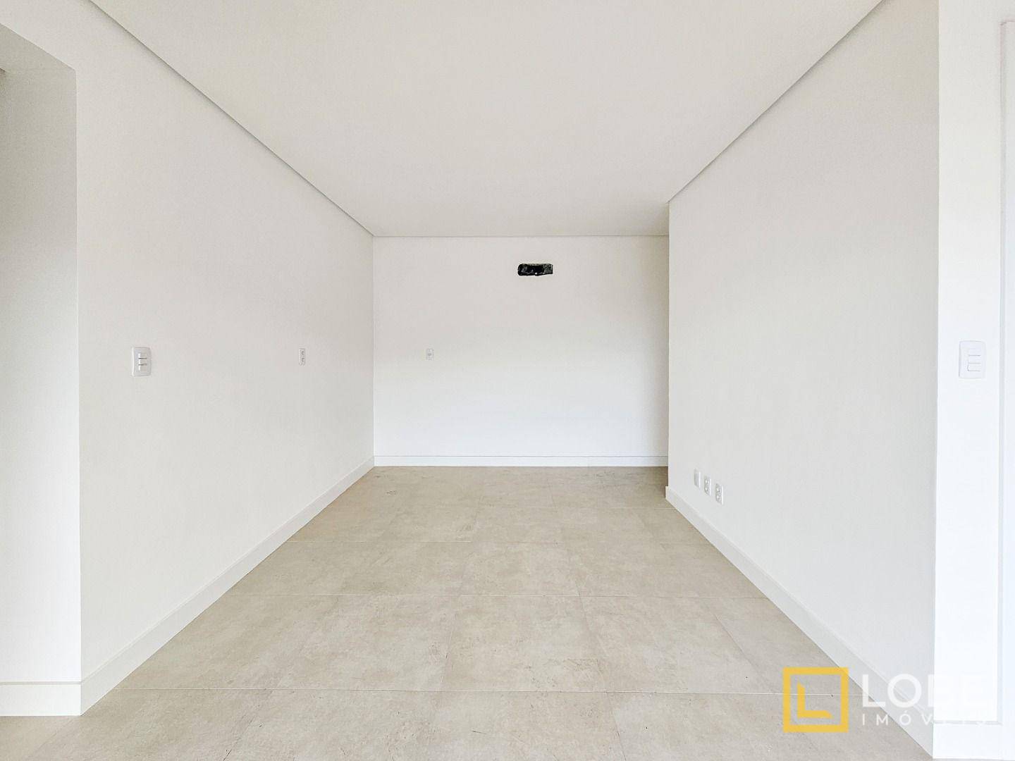 Apartamento à venda com 2 quartos, 68m² - Foto 4