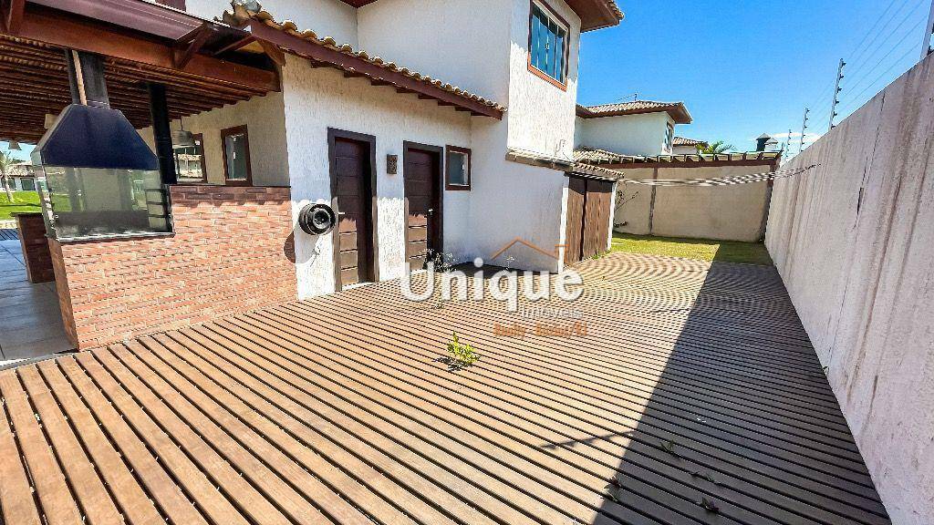 Casa de Condomínio à venda com 4 quartos, 210m² - Foto 3