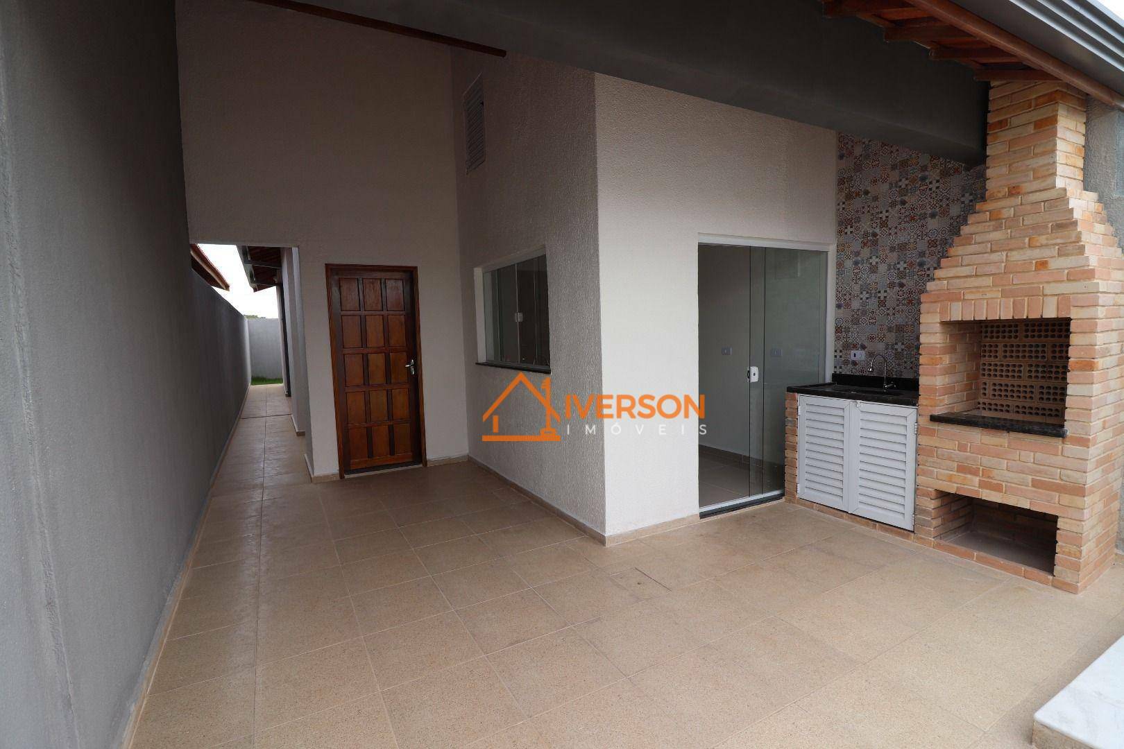 Casa à venda com 2 quartos, 70m² - Foto 3