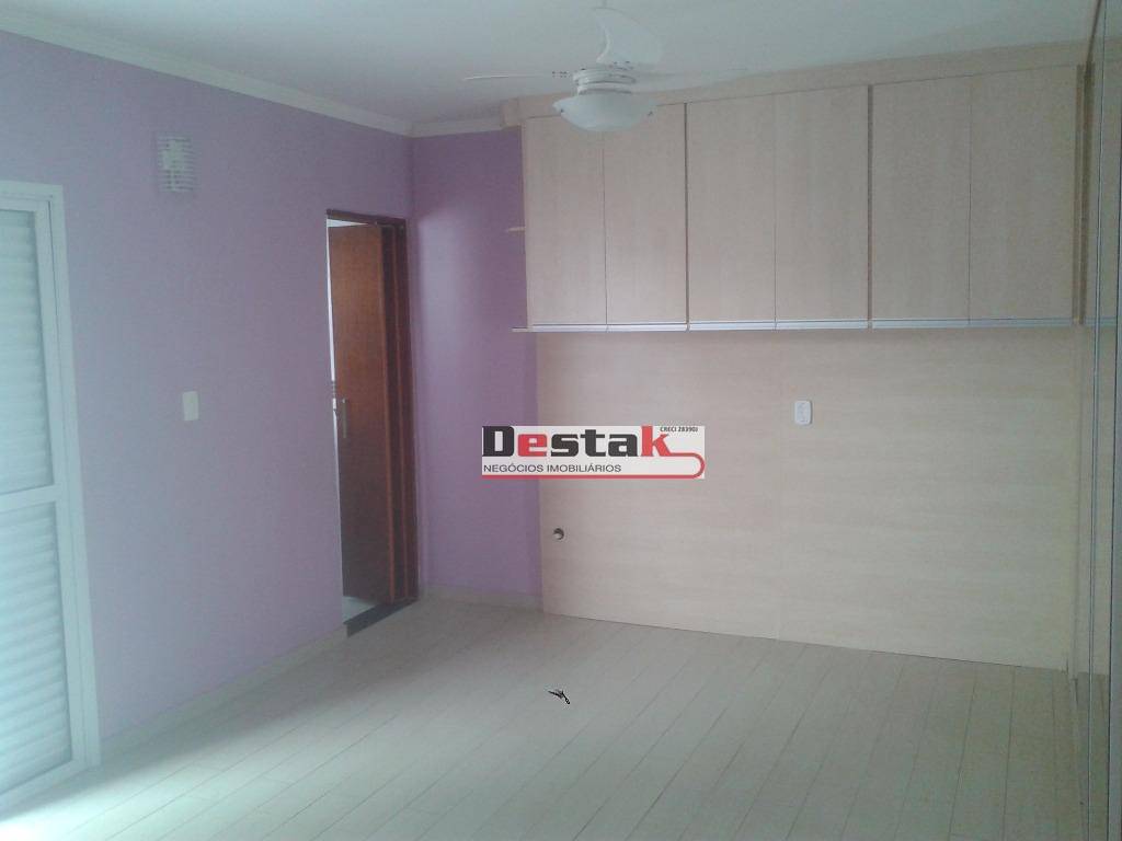 Casa à venda com 3 quartos, 230m² - Foto 16