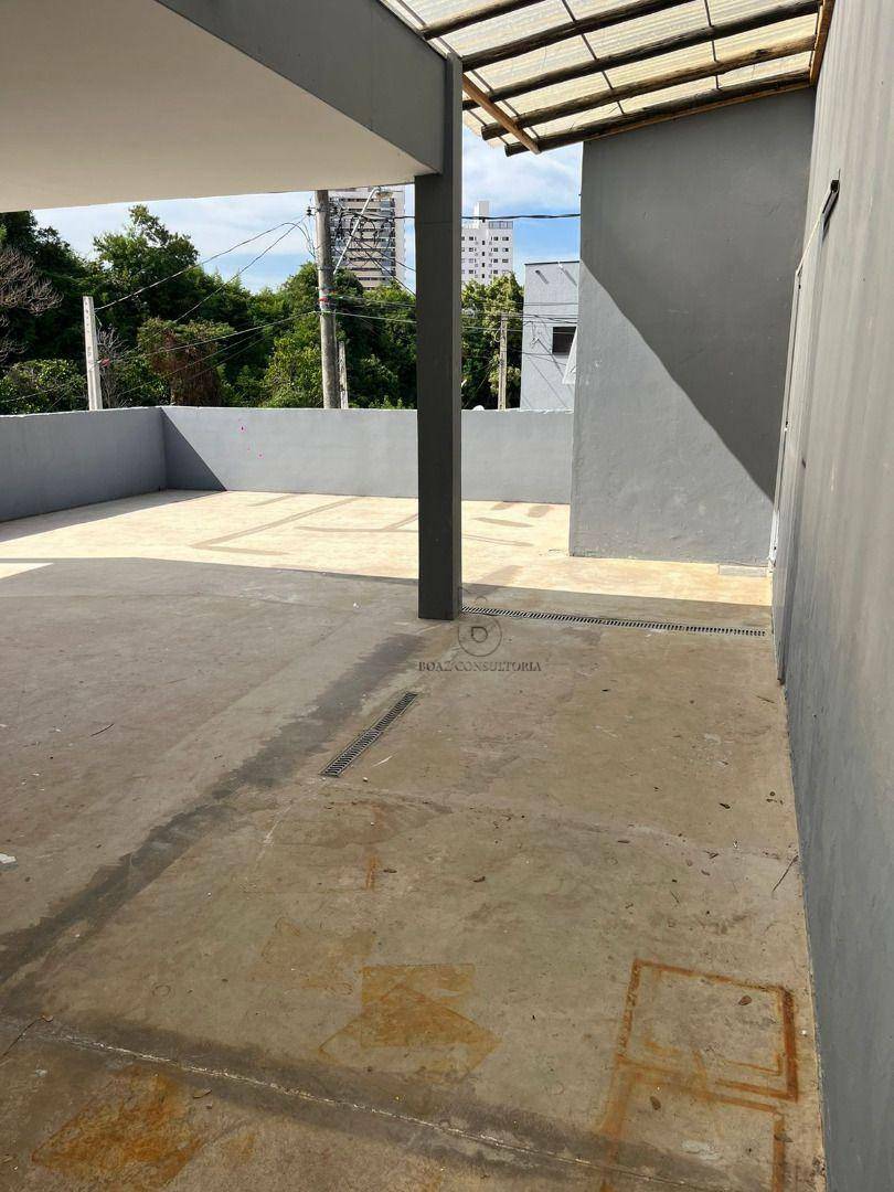 Casa à venda e aluguel com 3 quartos, 200m² - Foto 9