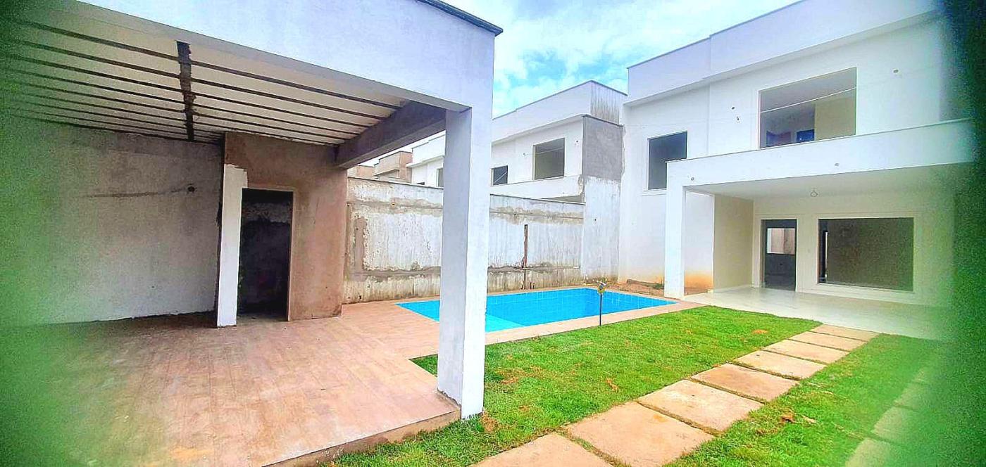 Casa à venda com 4 quartos, 195m² - Foto 1