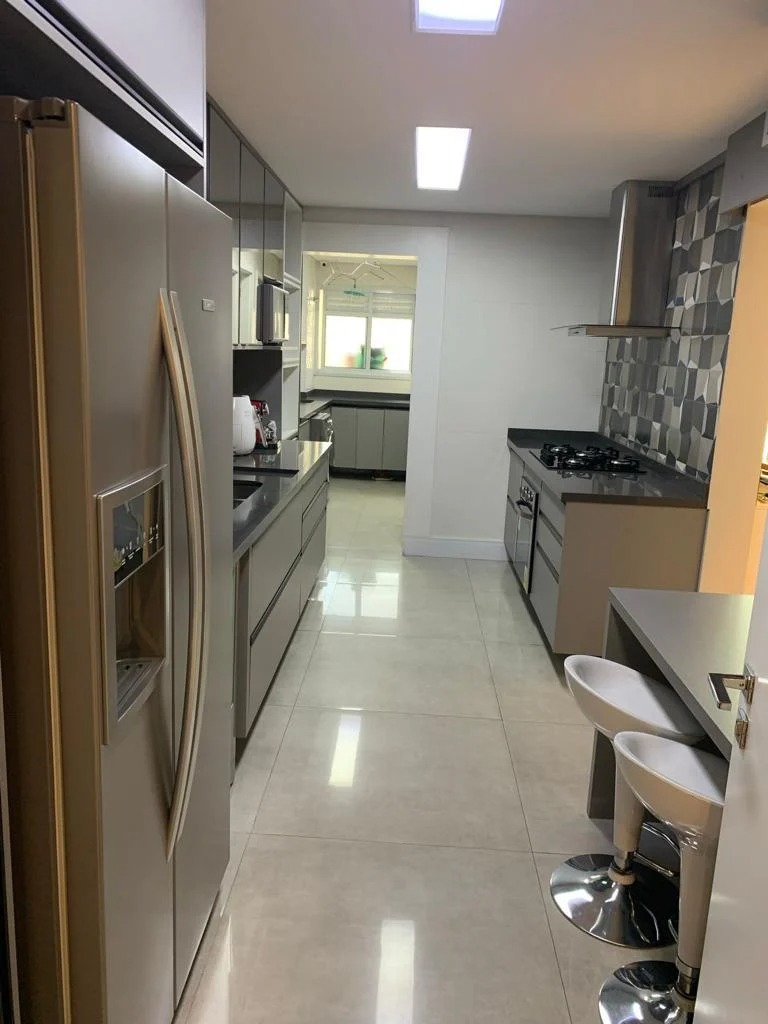 Apartamento à venda com 4 quartos, 196m² - Foto 12