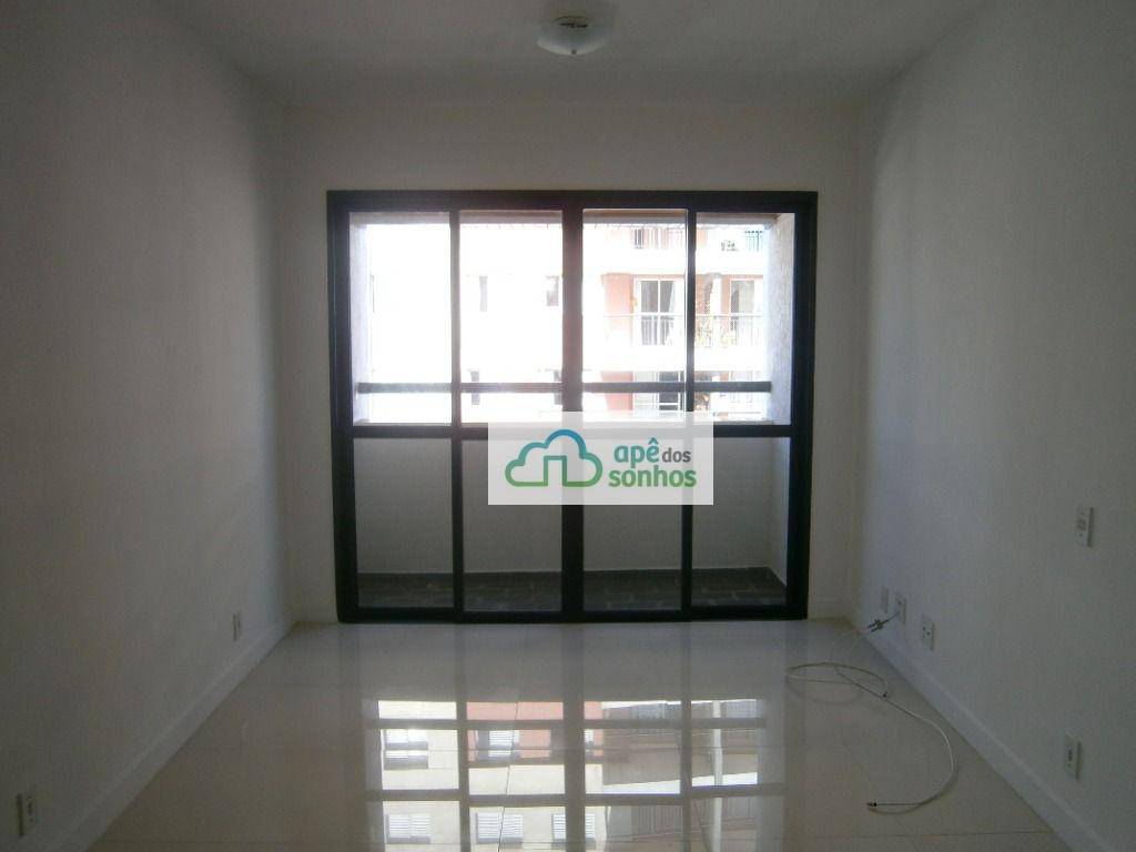 Apartamento para alugar com 2 quartos, 70m² - Foto 2