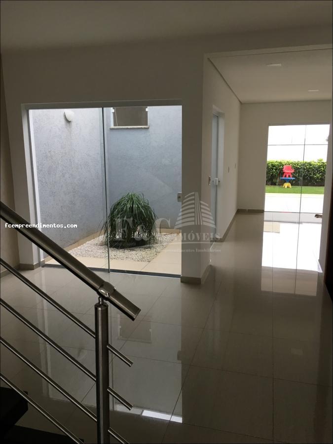 Casa à venda com 3 quartos, 250m² - Foto 5