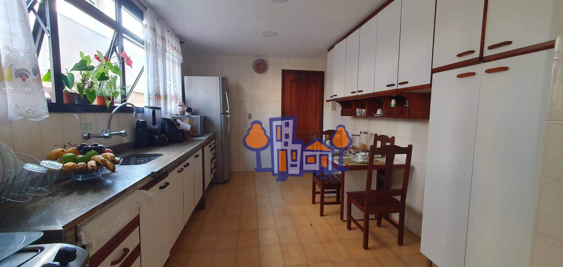 Apartamento à venda com 3 quartos, 199m² - Foto 5