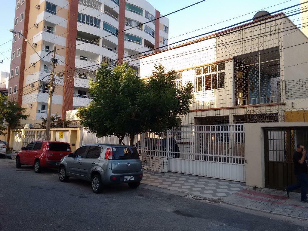 Casa à venda com 6 quartos, 290m² - Foto 3