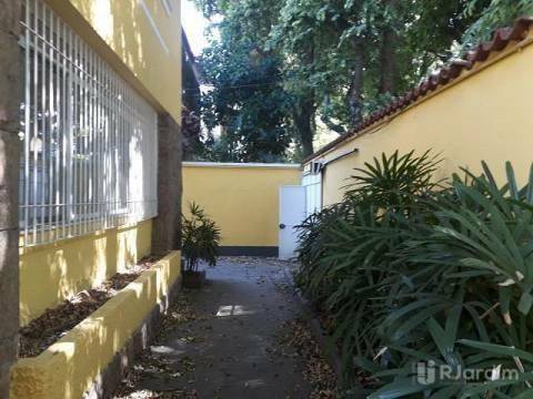 Casa à venda e aluguel com 1 quarto, 500m² - Foto 3