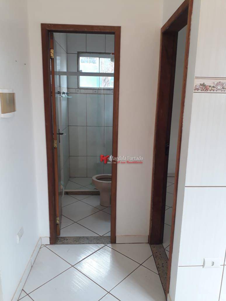 Casa à venda com 3 quartos, 80m² - Foto 11