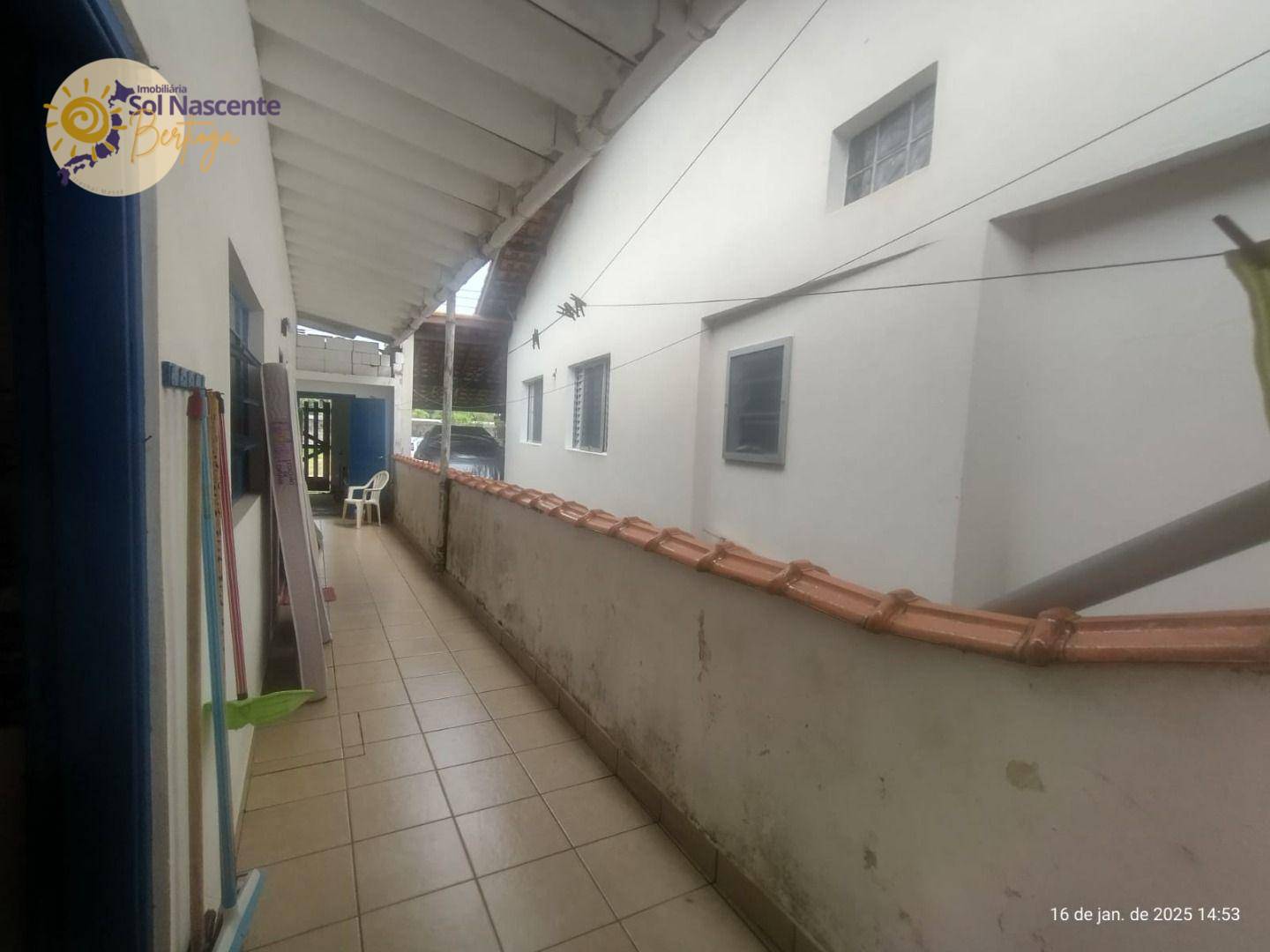 Casa à venda com 1 quarto, 70m² - Foto 1