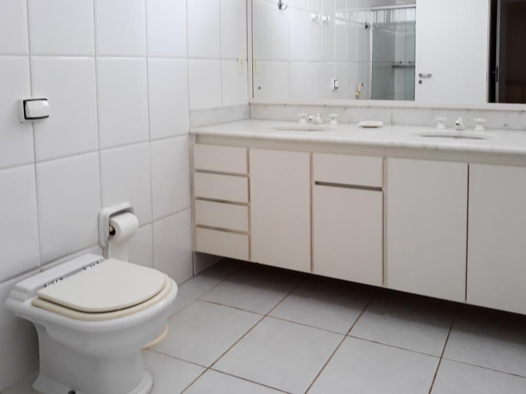 Apartamento à venda com 4 quartos, 220m² - Foto 6