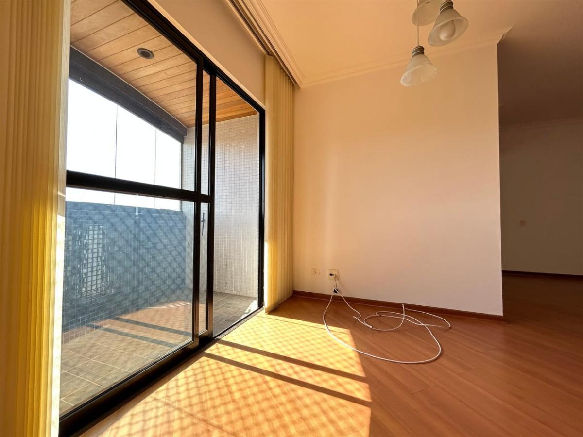 Apartamento à venda com 3 quartos, 109m² - Foto 8