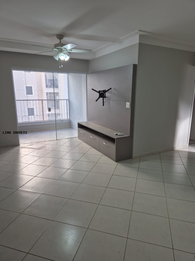 Apartamento para alugar com 3 quartos, 90m² - Foto 2