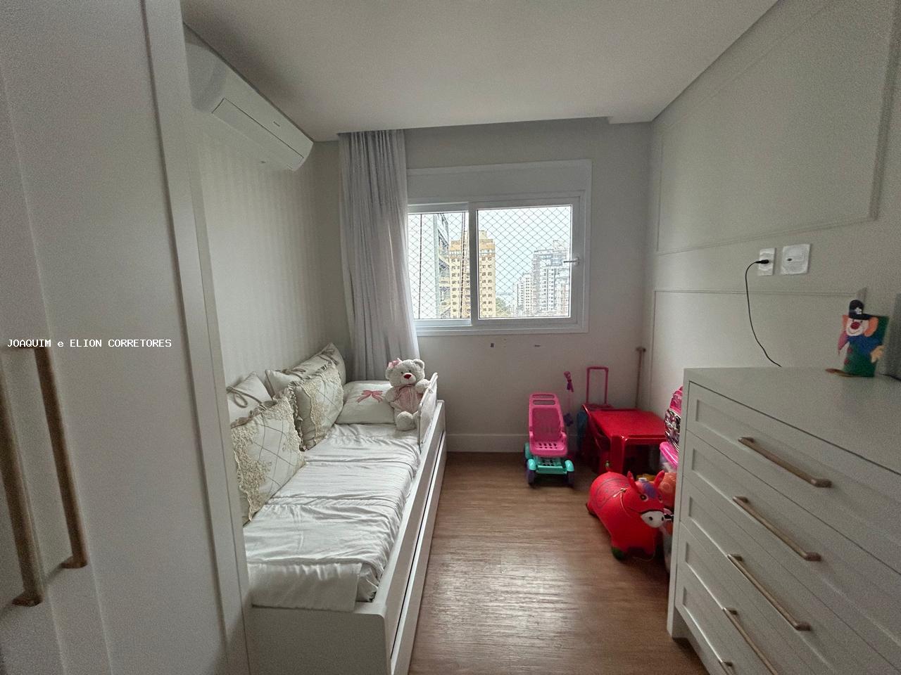 Apartamento à venda com 2 quartos, 75m² - Foto 18