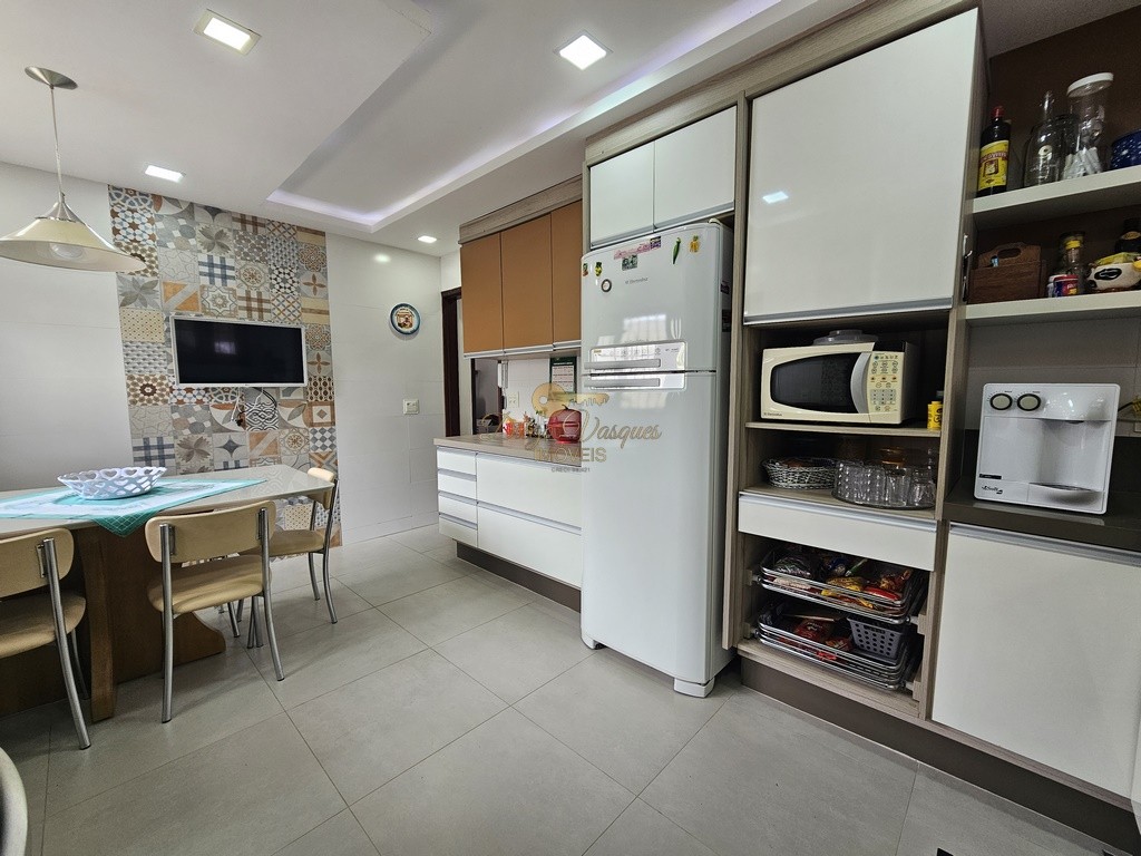 Casa à venda com 3 quartos, 200m² - Foto 22