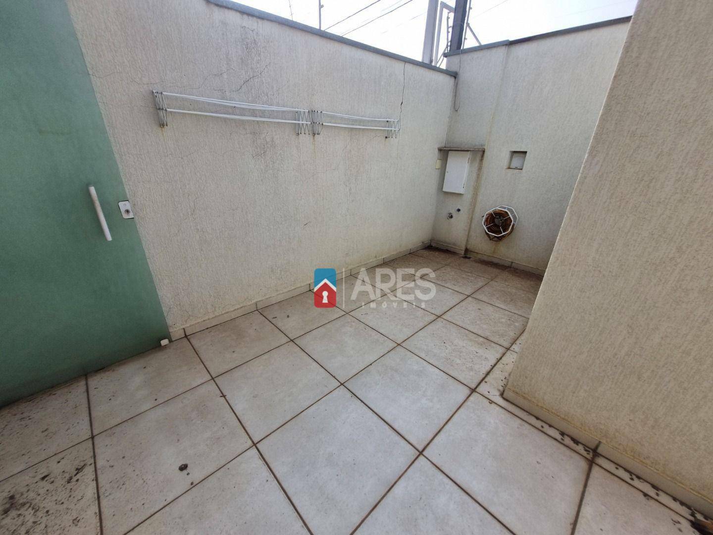 Casa à venda com 3 quartos, 189m² - Foto 9