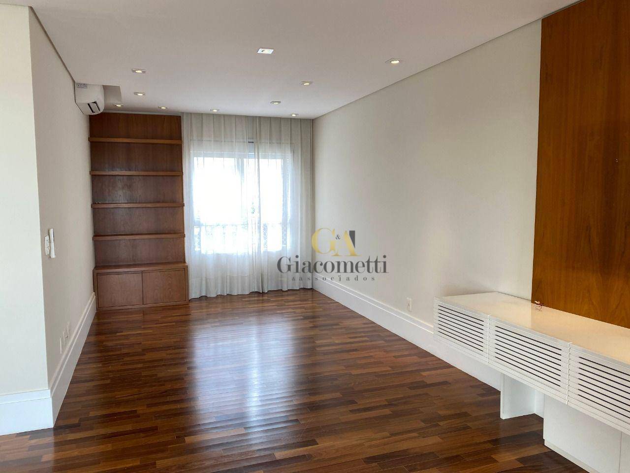 Apartamento à venda com 3 quartos, 196m² - Foto 4