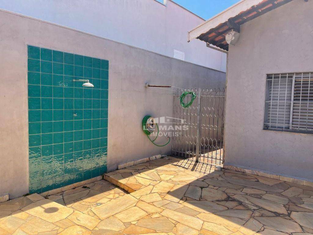 Casa à venda com 3 quartos, 237m² - Foto 27