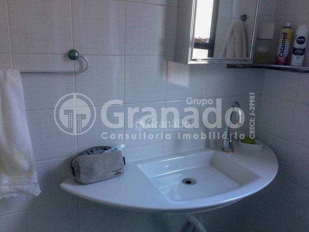 Apartamento à venda com 2 quartos, 70m² - Foto 4