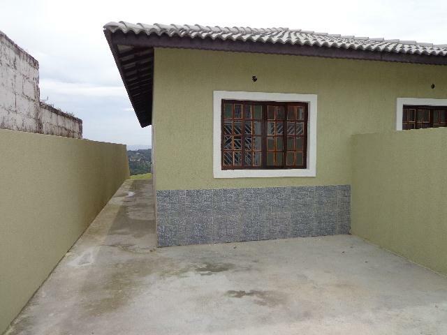 Casa à venda com 2 quartos, 72m² - Foto 2